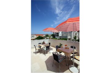 Chorwacja Privát Sutivan, Zewnątrz